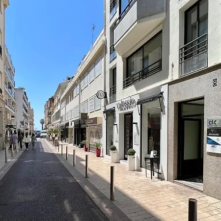Studio Center Next To Le Palais *